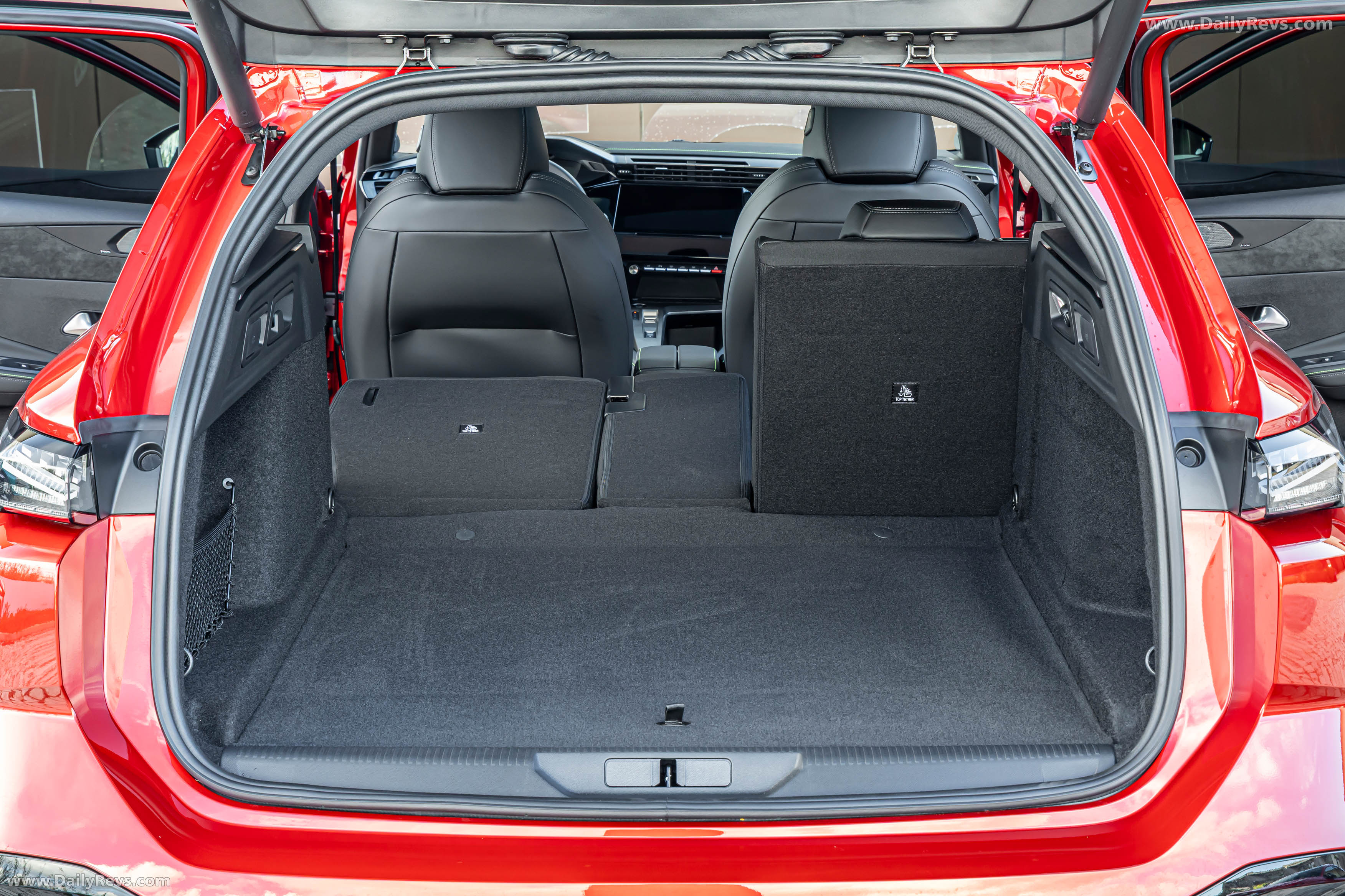 2026 Peugeot 308 SW PHEV Interior