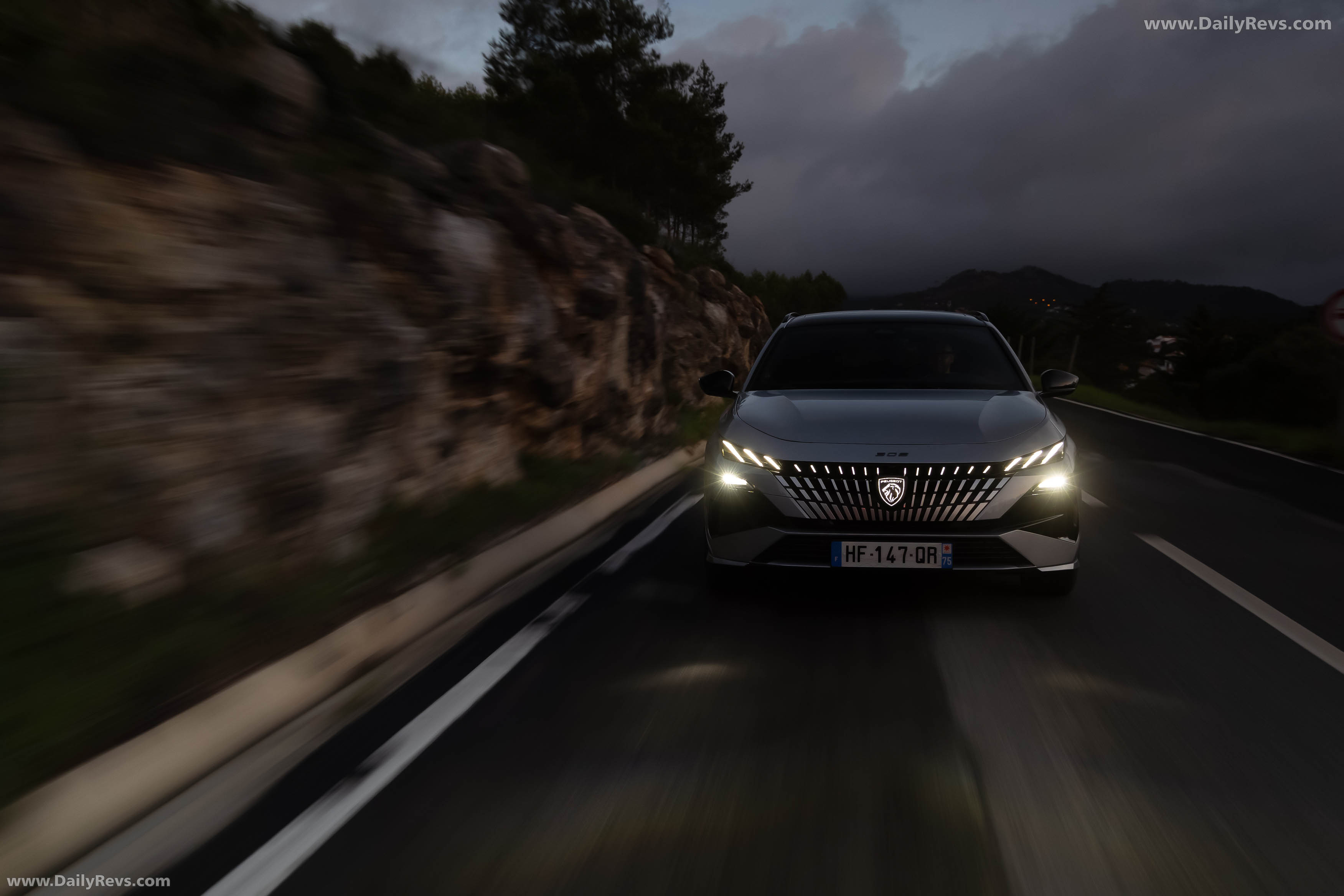 2026 Peugeot E-308 SW GT Hybrid Front View