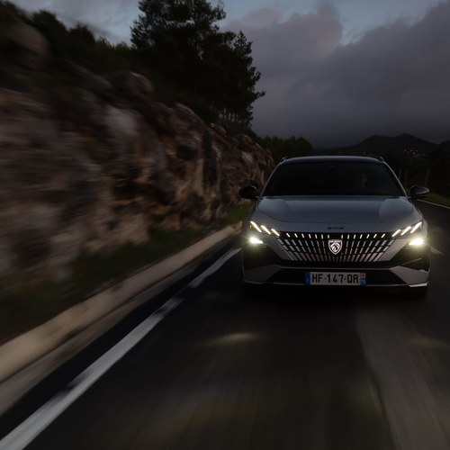 2026 Peugeot E-308 SW GT Hybrid Front View