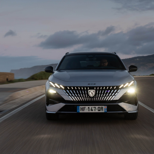 2026 Peugeot E-308 SW GT Hybrid Front View