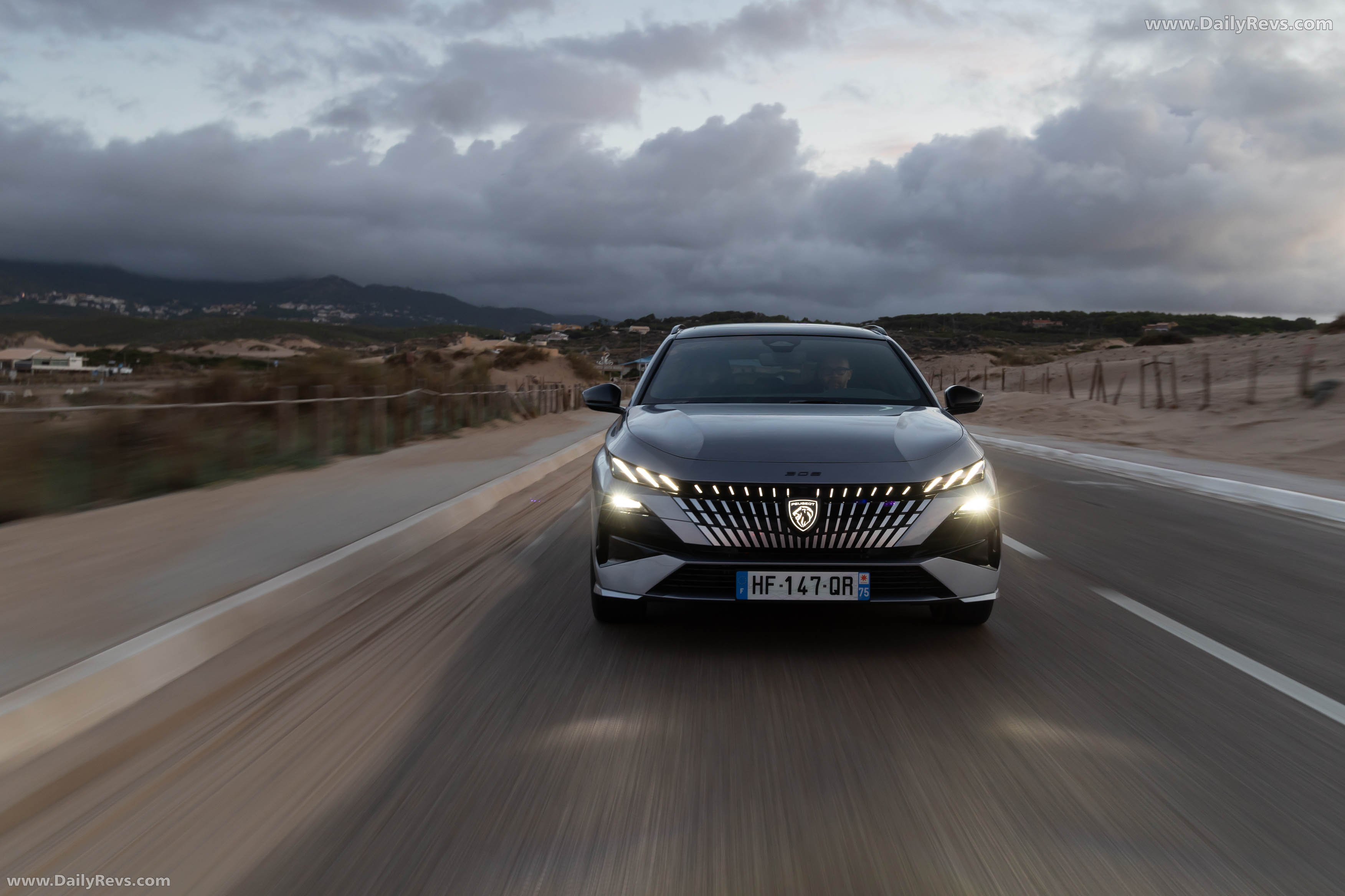 2026 Peugeot E-308 SW GT Hybrid Front View