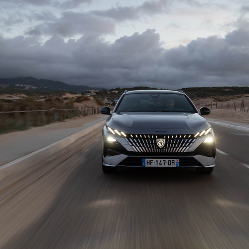 2026 Peugeot E-308 SW GT Hybrid Front View