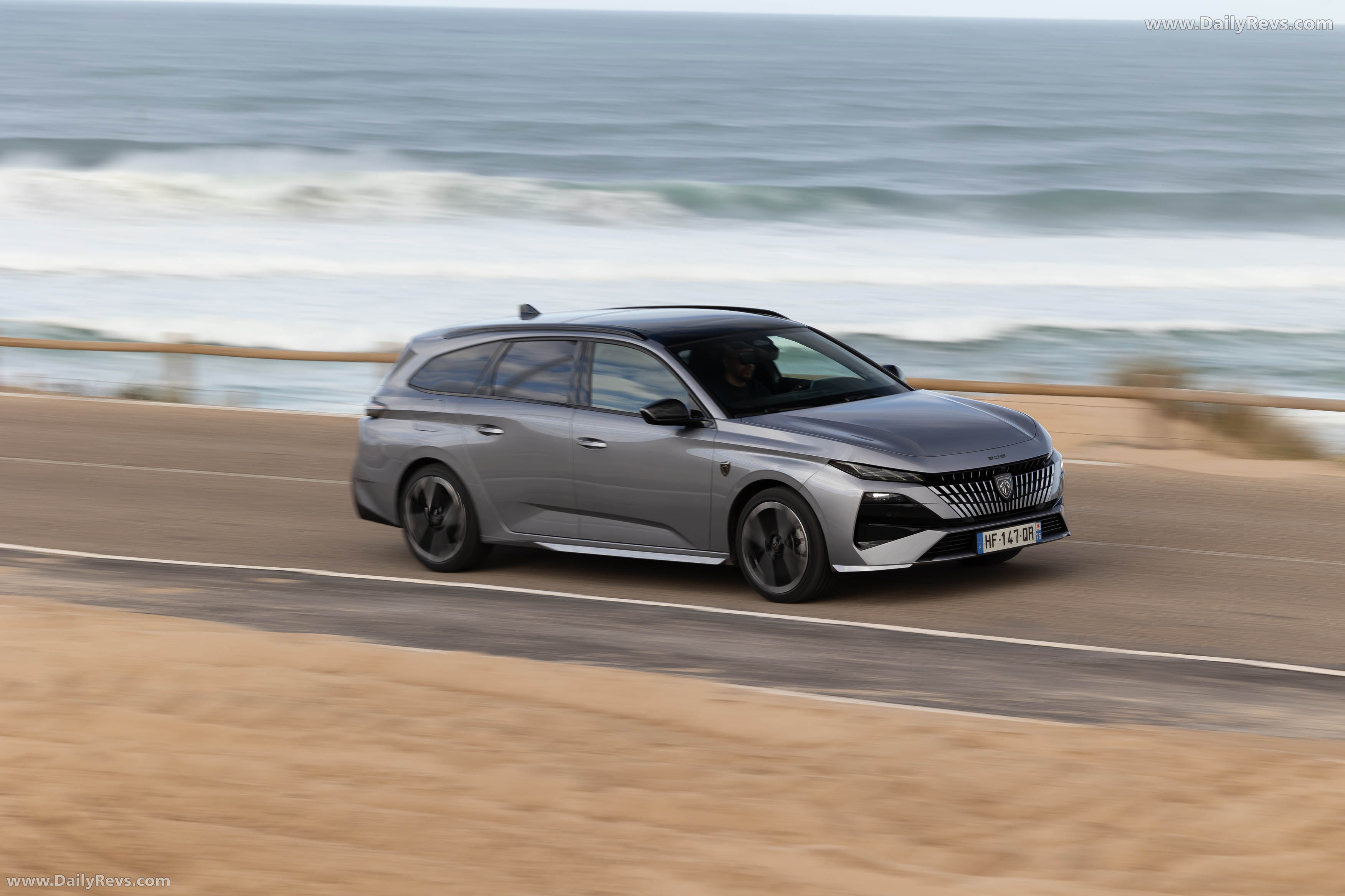 2026 Peugeot E-308 SW GT Hybrid Front View