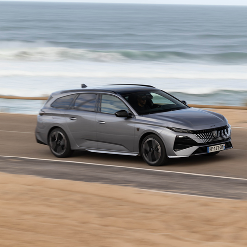 2026 Peugeot E-308 SW GT Hybrid Front View