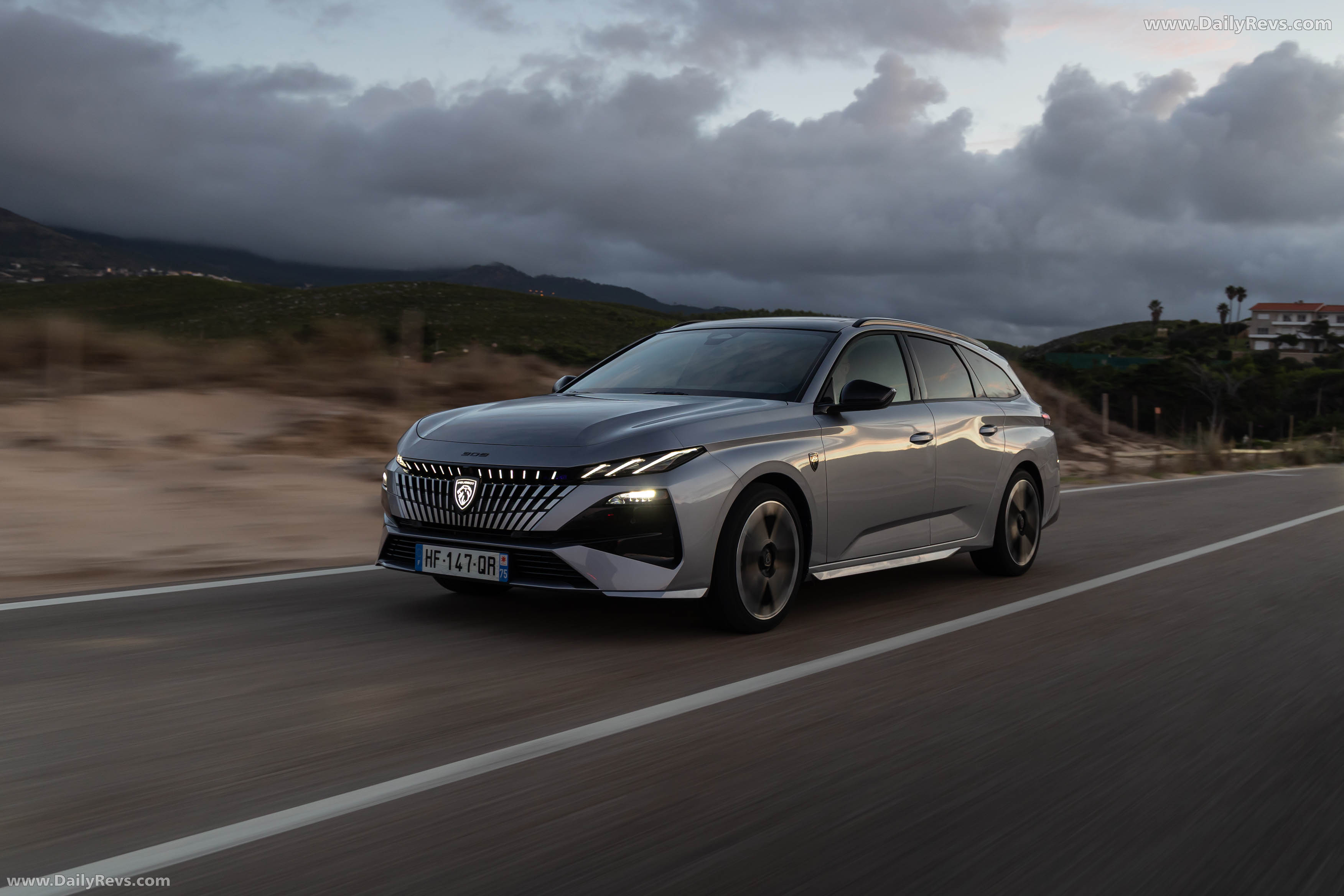 2026 Peugeot E-308 SW GT Hybrid Front View