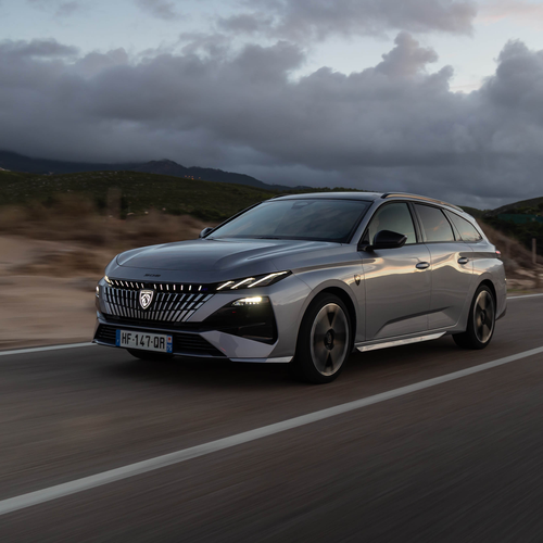 2026 Peugeot E-308 SW GT Hybrid Front View