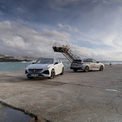 2026 Peugeot E-308 SW GT Hybrid Front View