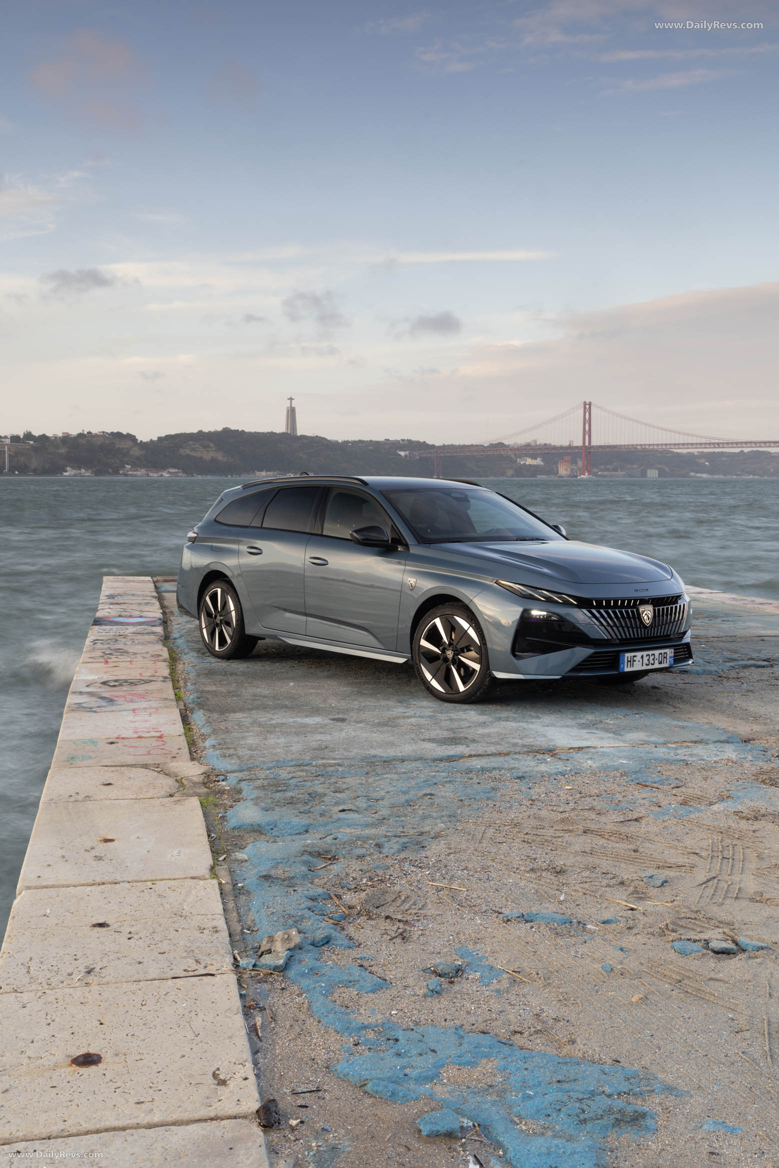 2026 Peugeot E-308 SW GT Hybrid Front View