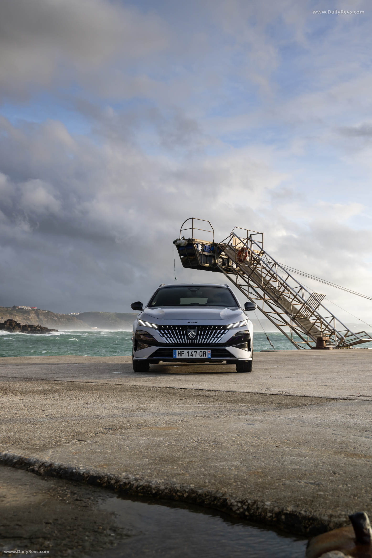 2026 Peugeot E-308 SW GT Hybrid Front View