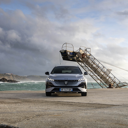 2026 Peugeot E-308 SW GT Hybrid Front View