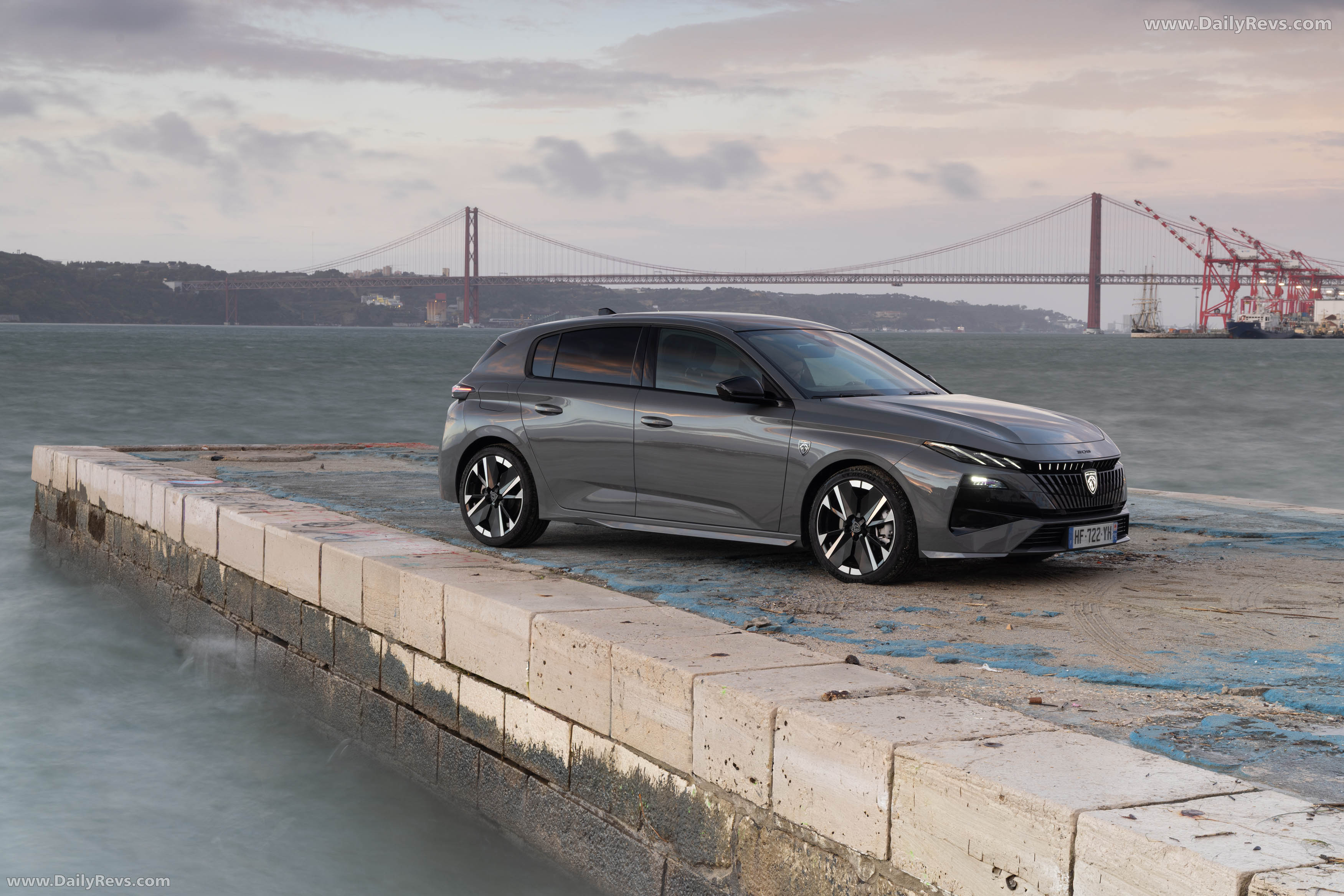 2026 Peugeot E-308 SW GT Hybrid Front View