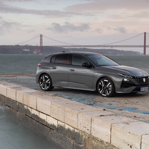2026 Peugeot E-308 SW GT Hybrid Front View