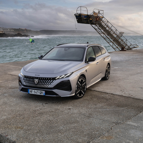 2026 Peugeot E-308 SW GT Hybrid Front View