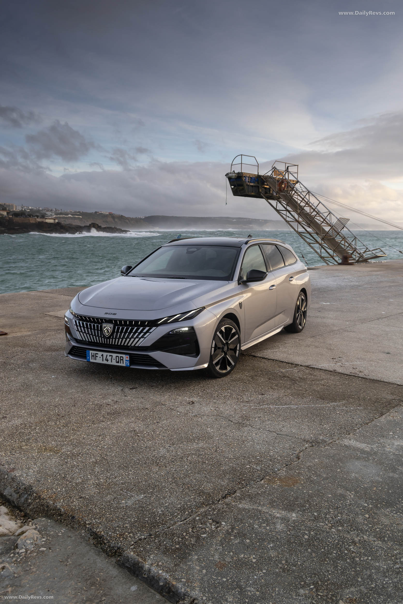 2026 Peugeot E-308 SW GT Hybrid Front View