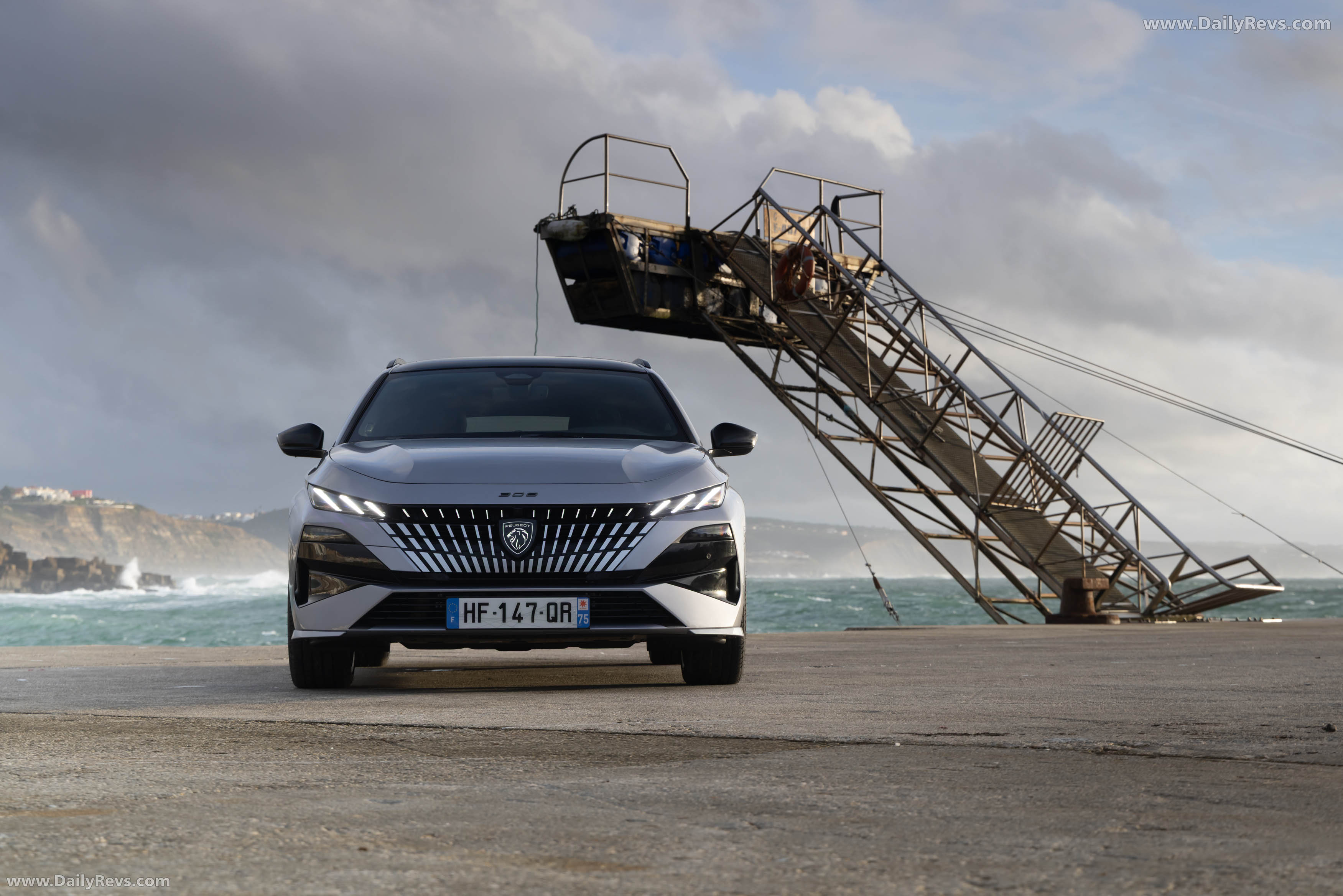 2026 Peugeot E-308 SW GT Hybrid Front View
