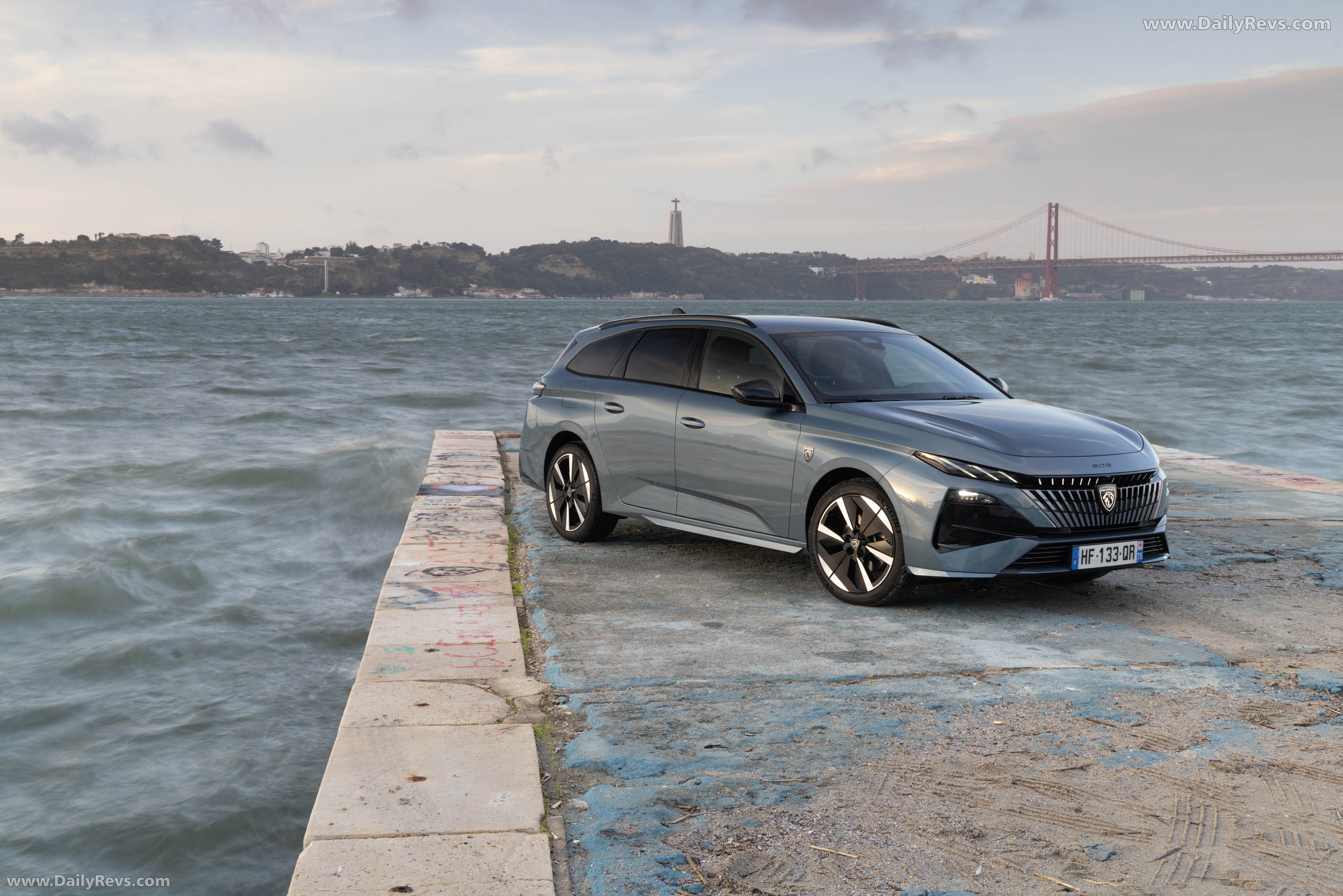2026 Peugeot E-308 SW GT Hybrid Front View