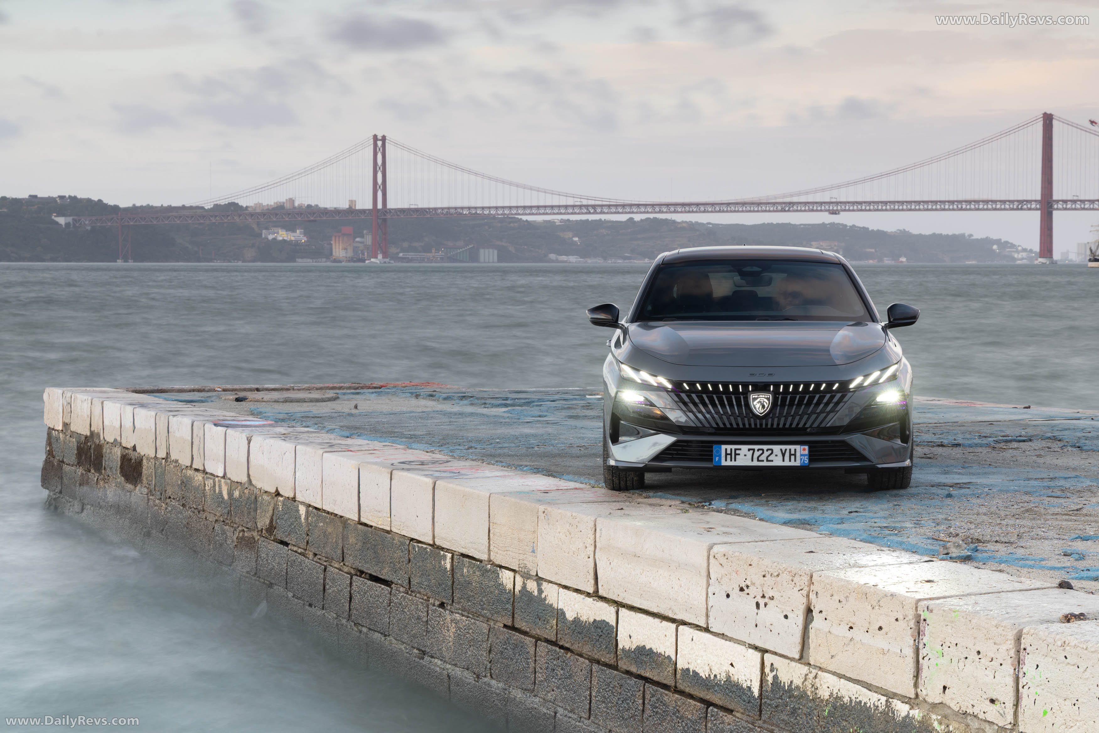 2026 Peugeot E-308 SW GT Hybrid Front View