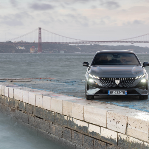 2026 Peugeot E-308 SW GT Hybrid Front View