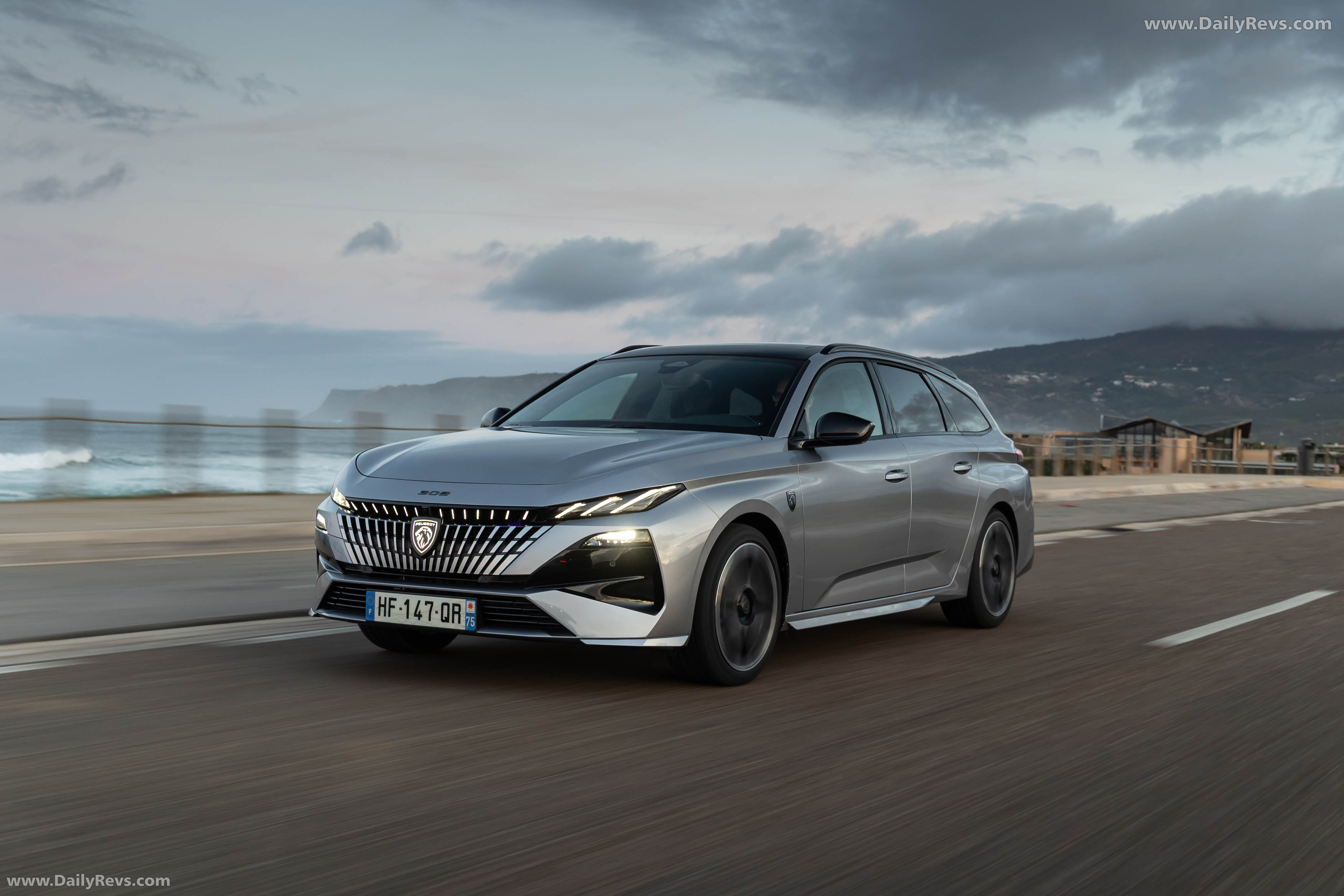 2026 Peugeot E-308 SW GT Hybrid Front View
