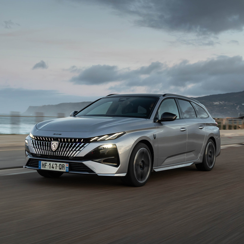 2026 Peugeot E-308 SW GT Hybrid Front View