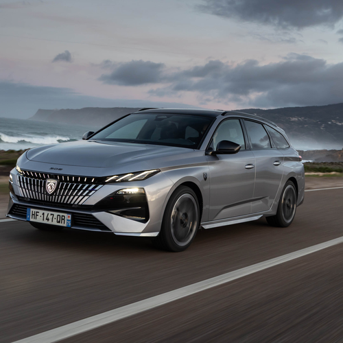 2026 Peugeot E-308 SW GT Hybrid Front View