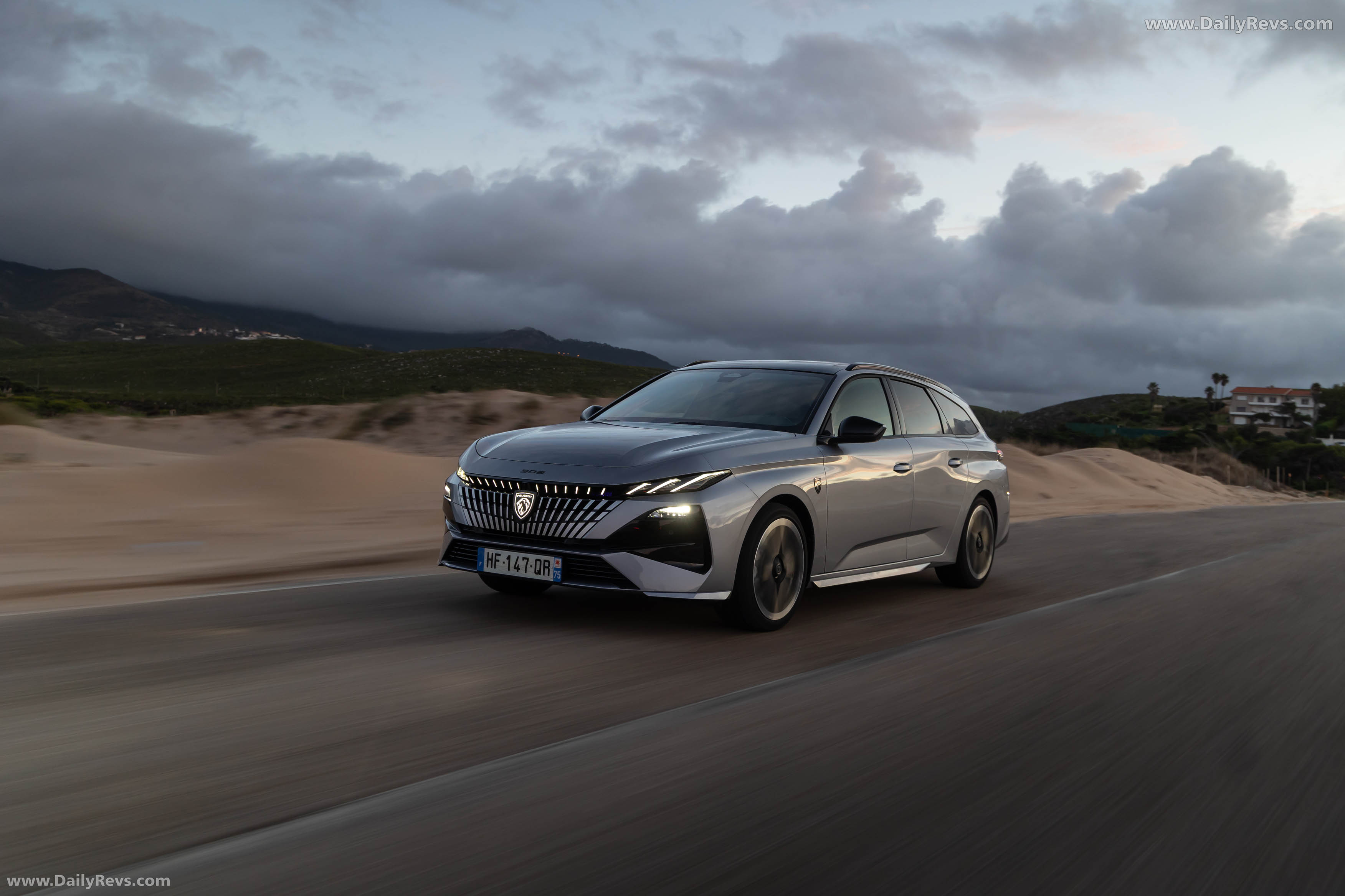 2026 Peugeot E-308 SW GT Hybrid Front View