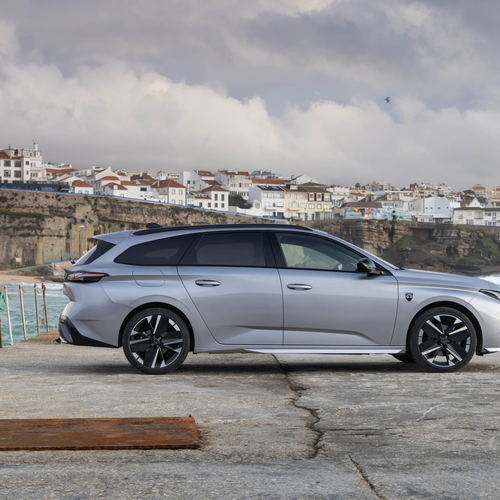 2026 Peugeot E-308 SW GT Hybrid Side View