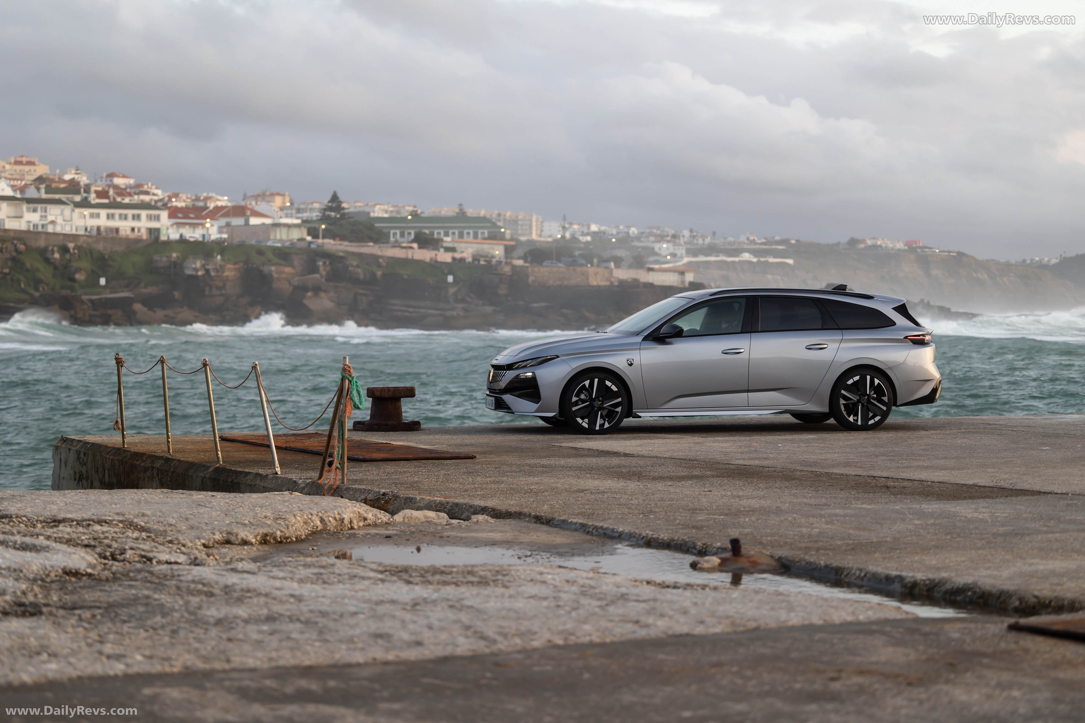 2026 Peugeot E-308 SW GT Hybrid Side View