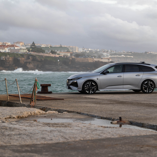 2026 Peugeot E-308 SW GT Hybrid Side View