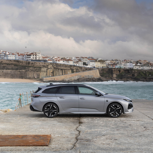 2026 Peugeot E-308 SW GT Hybrid Side View