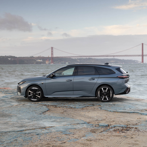 2026 Peugeot E-308 SW GT Hybrid Side View