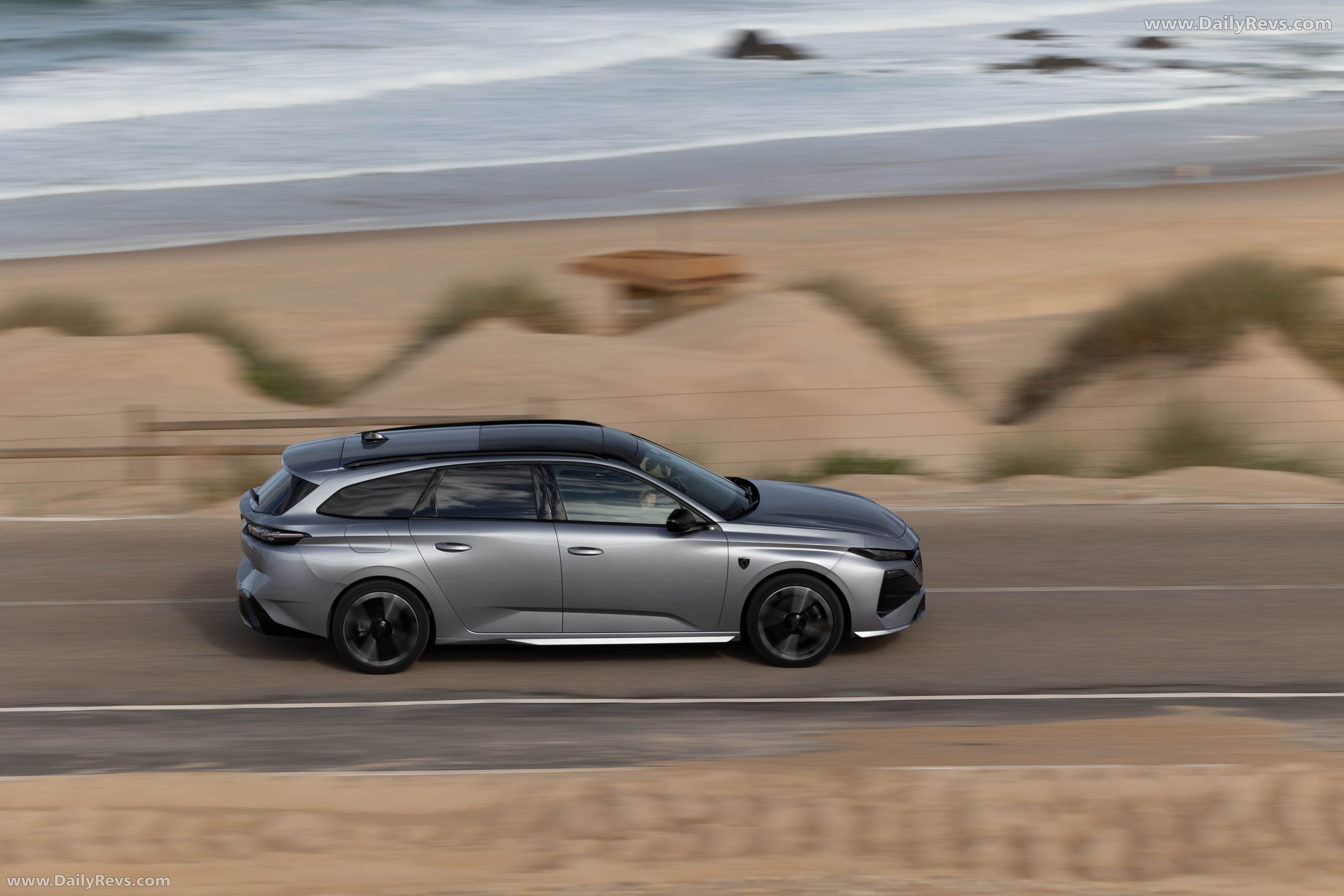 2026 Peugeot E-308 SW GT Hybrid Side View