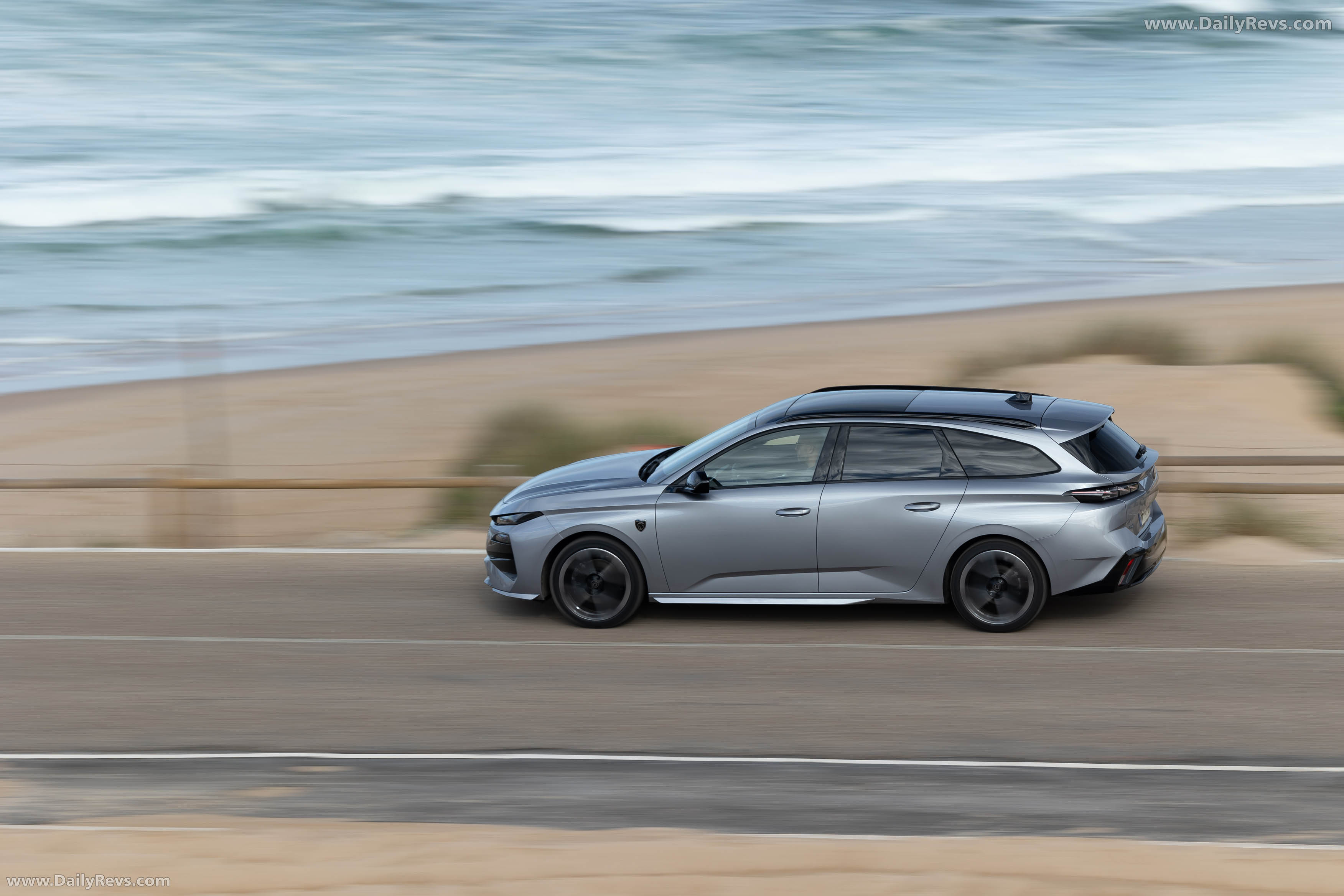 2026 Peugeot E-308 SW GT Hybrid Side View