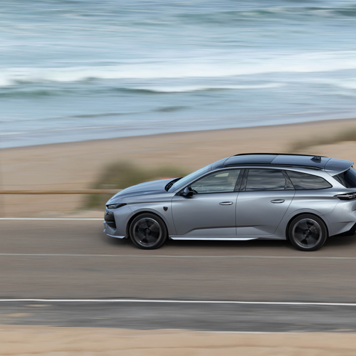2026 Peugeot E-308 SW GT Hybrid Side View