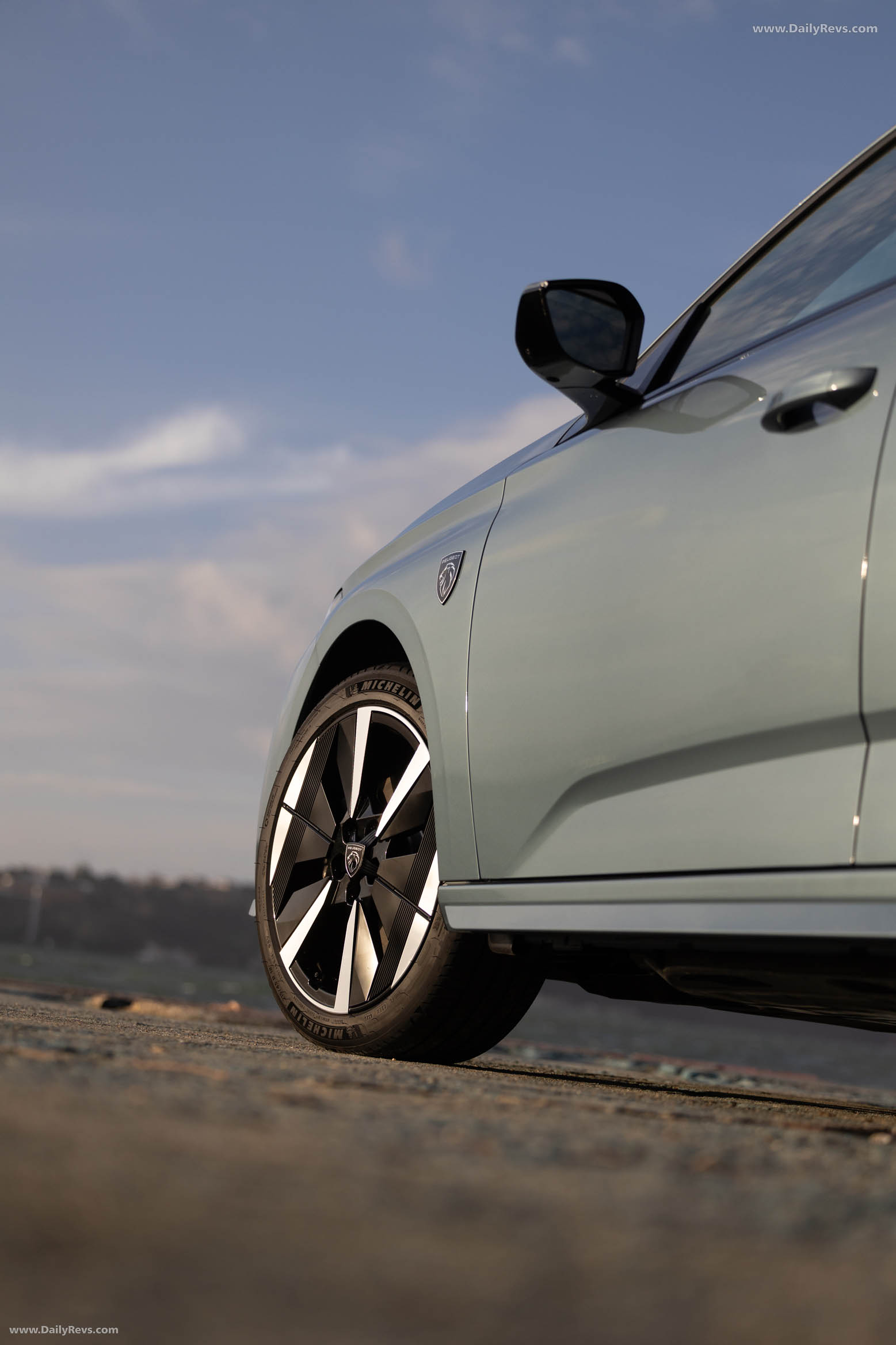 2026 Peugeot E-308 SW GT Hybrid Exterior