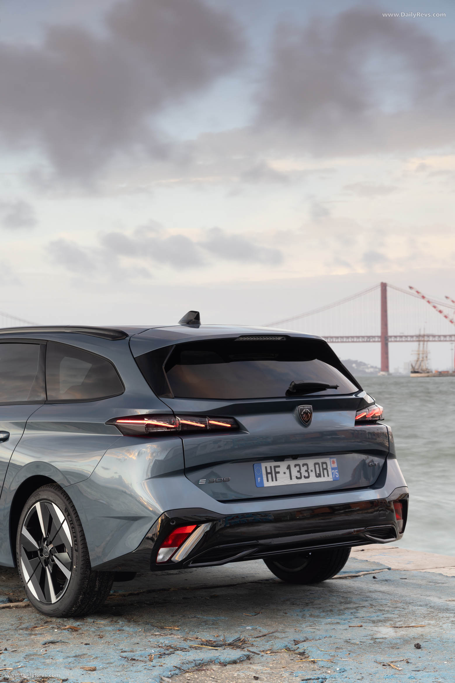 2026 Peugeot E-308 SW GT Hybrid Exterior