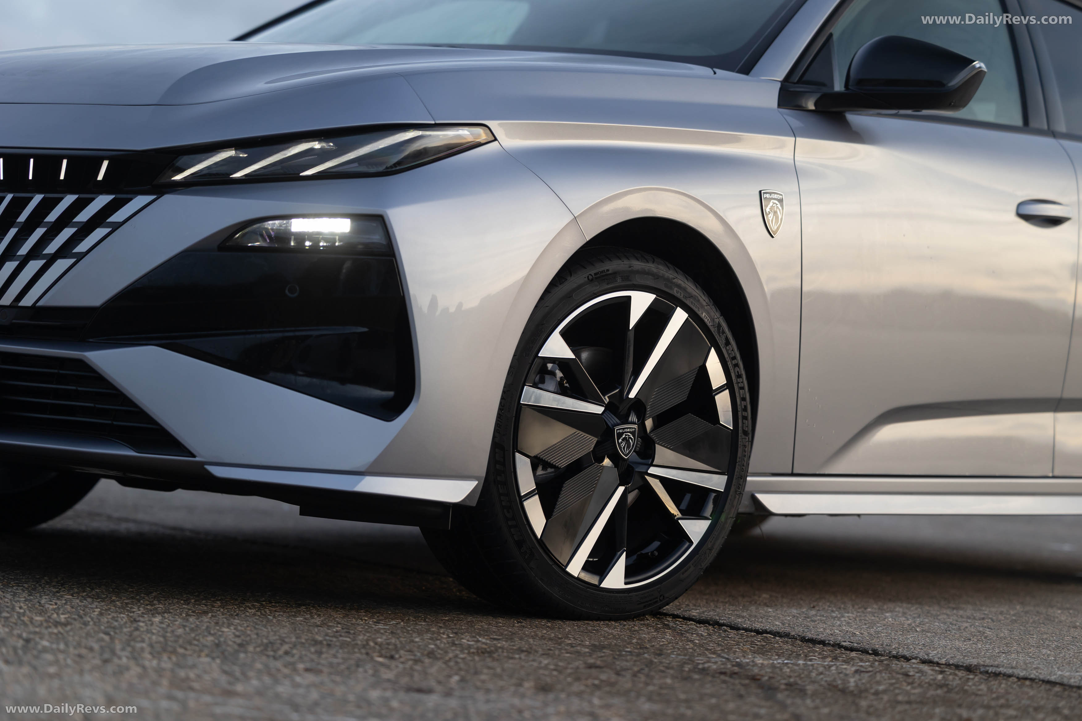 2026 Peugeot E-308 SW GT Hybrid Exterior