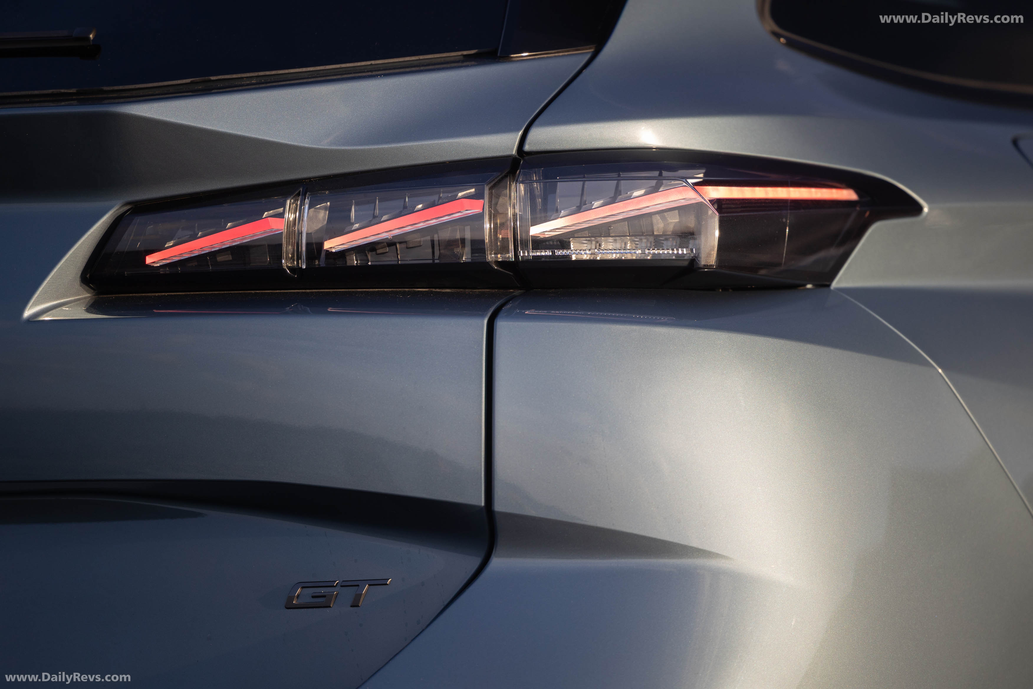 2026 Peugeot E-308 SW GT Hybrid Exterior