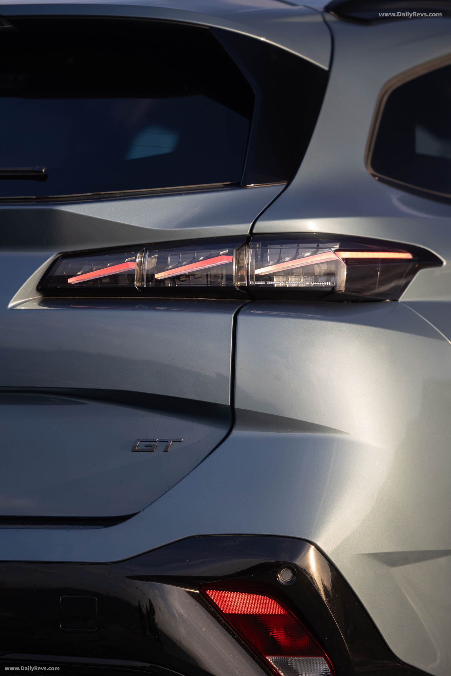 2026 Peugeot E-308 SW GT Hybrid Exterior