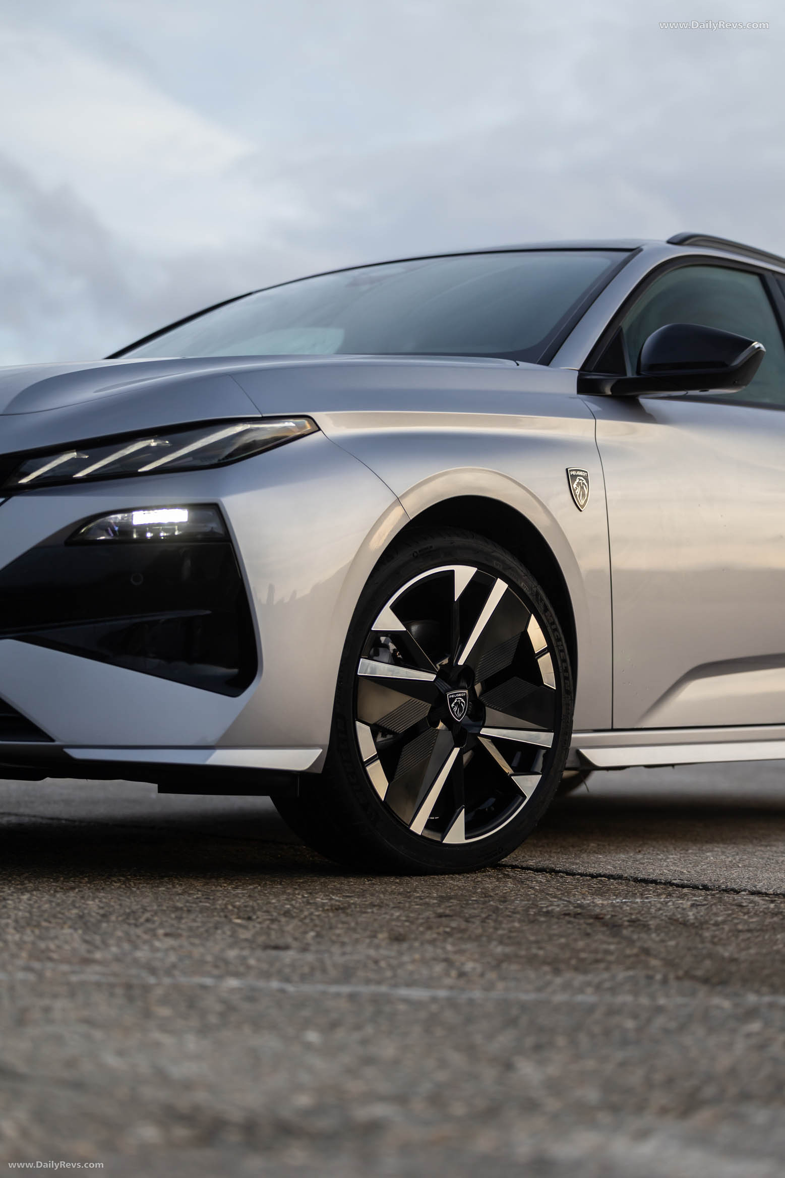 2026 Peugeot E-308 SW GT Hybrid Exterior