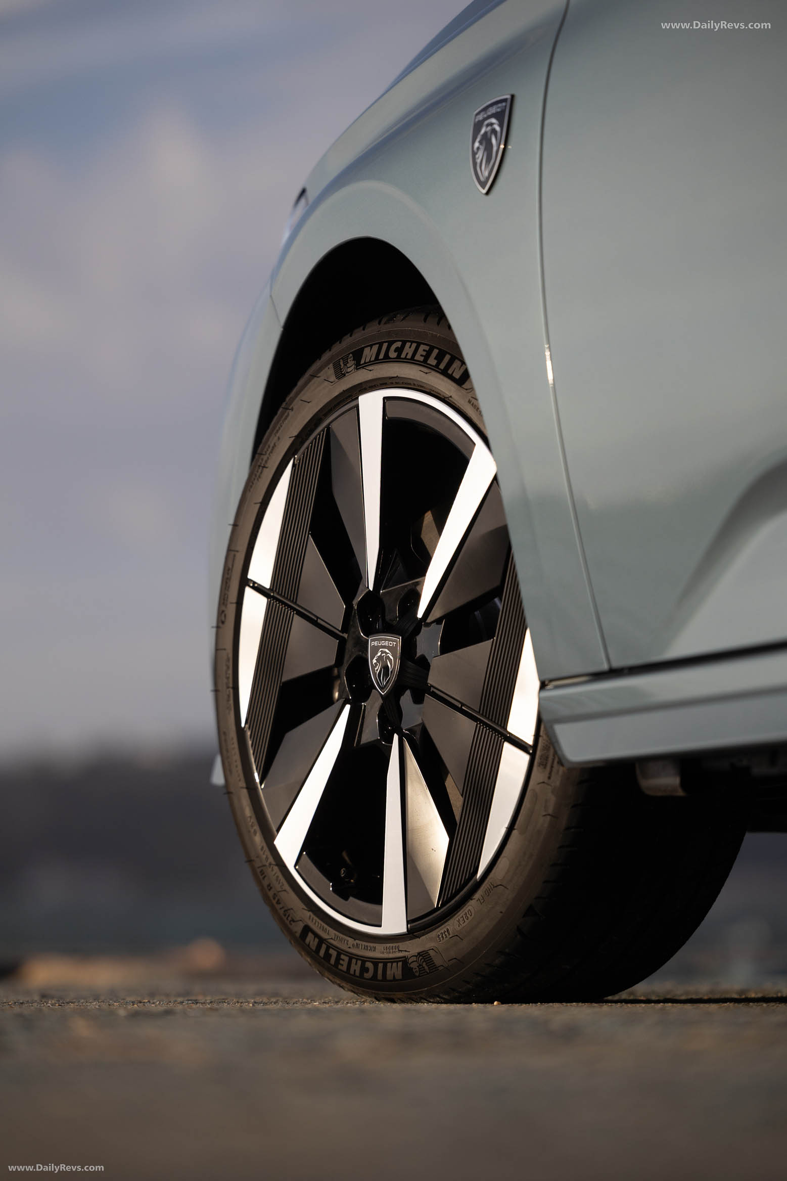 2026 Peugeot E-308 SW GT Hybrid Exterior