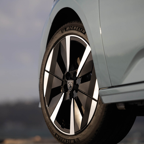 2026 Peugeot E-308 SW GT Hybrid Exterior
