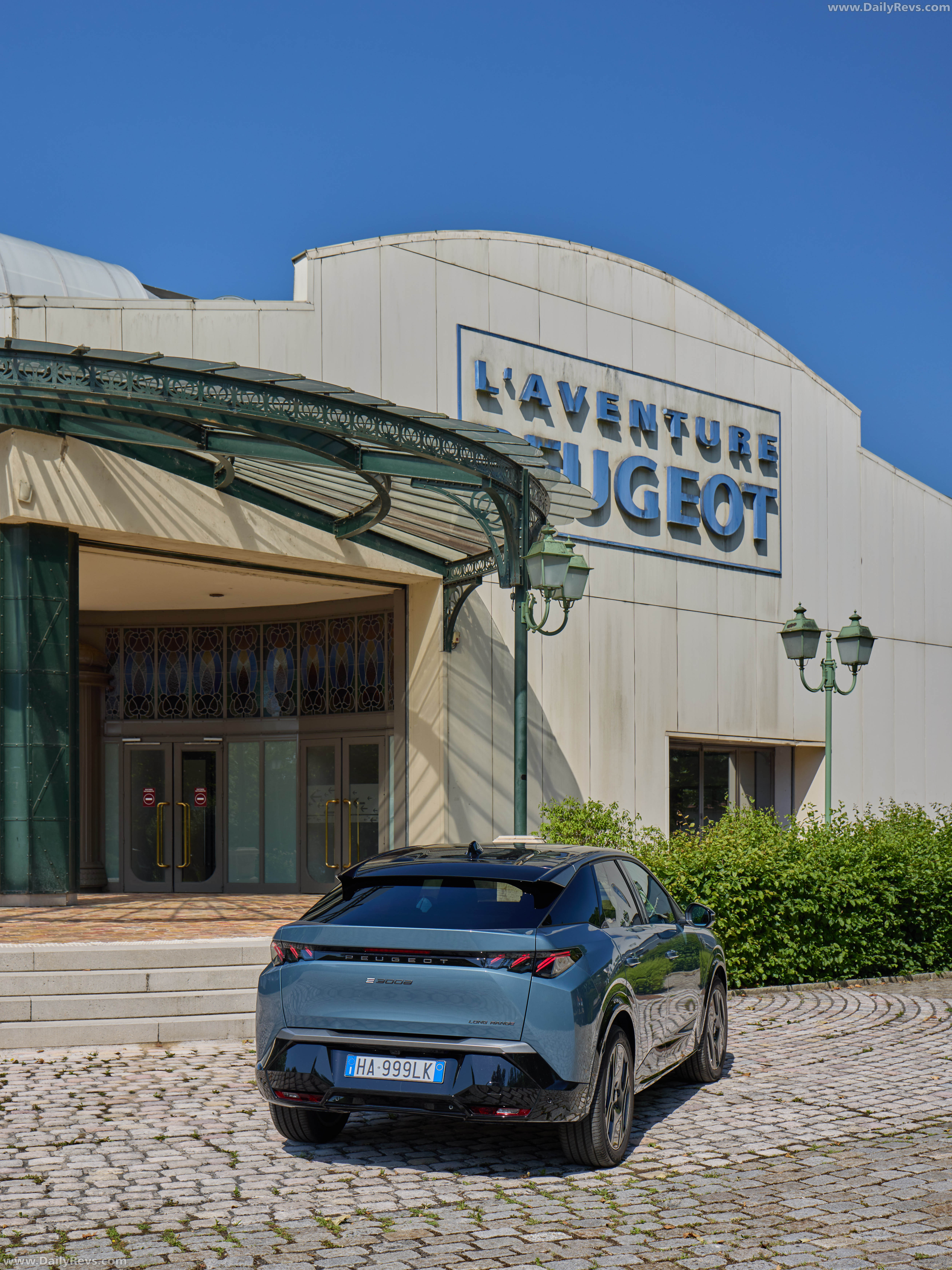 2026 Peugeot 3008 Long Range Rear View