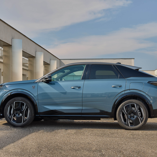 2026 Peugeot 3008 Long Range Side View