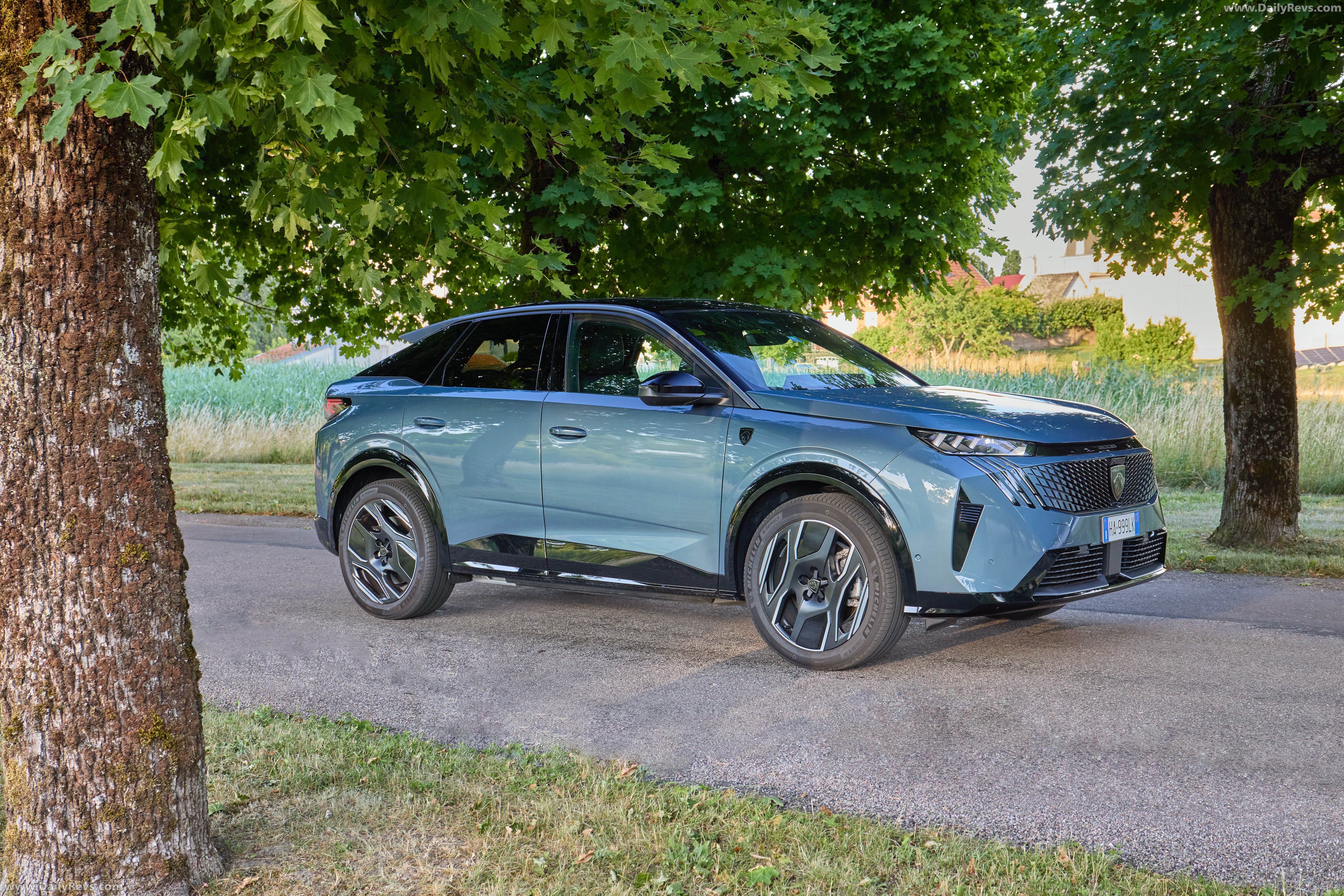 2026 Peugeot 3008 Long Range Side View