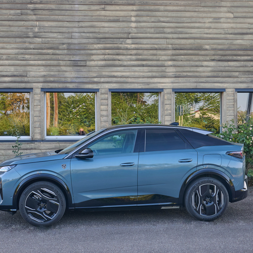2026 Peugeot 3008 Long Range Side View