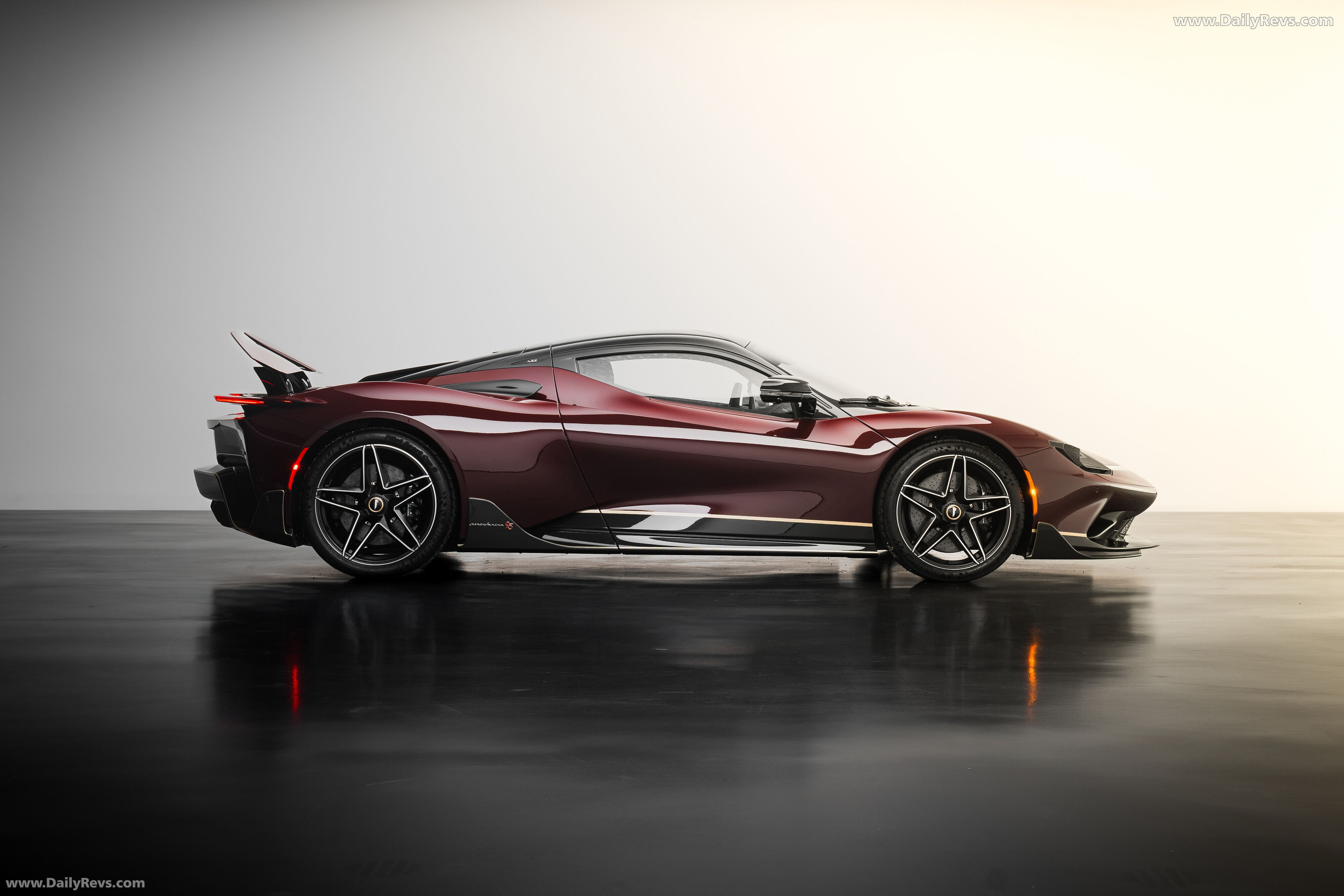2025 Side View