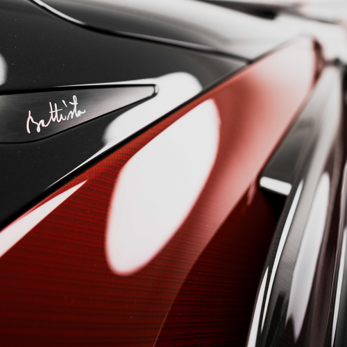 2025   Exterior