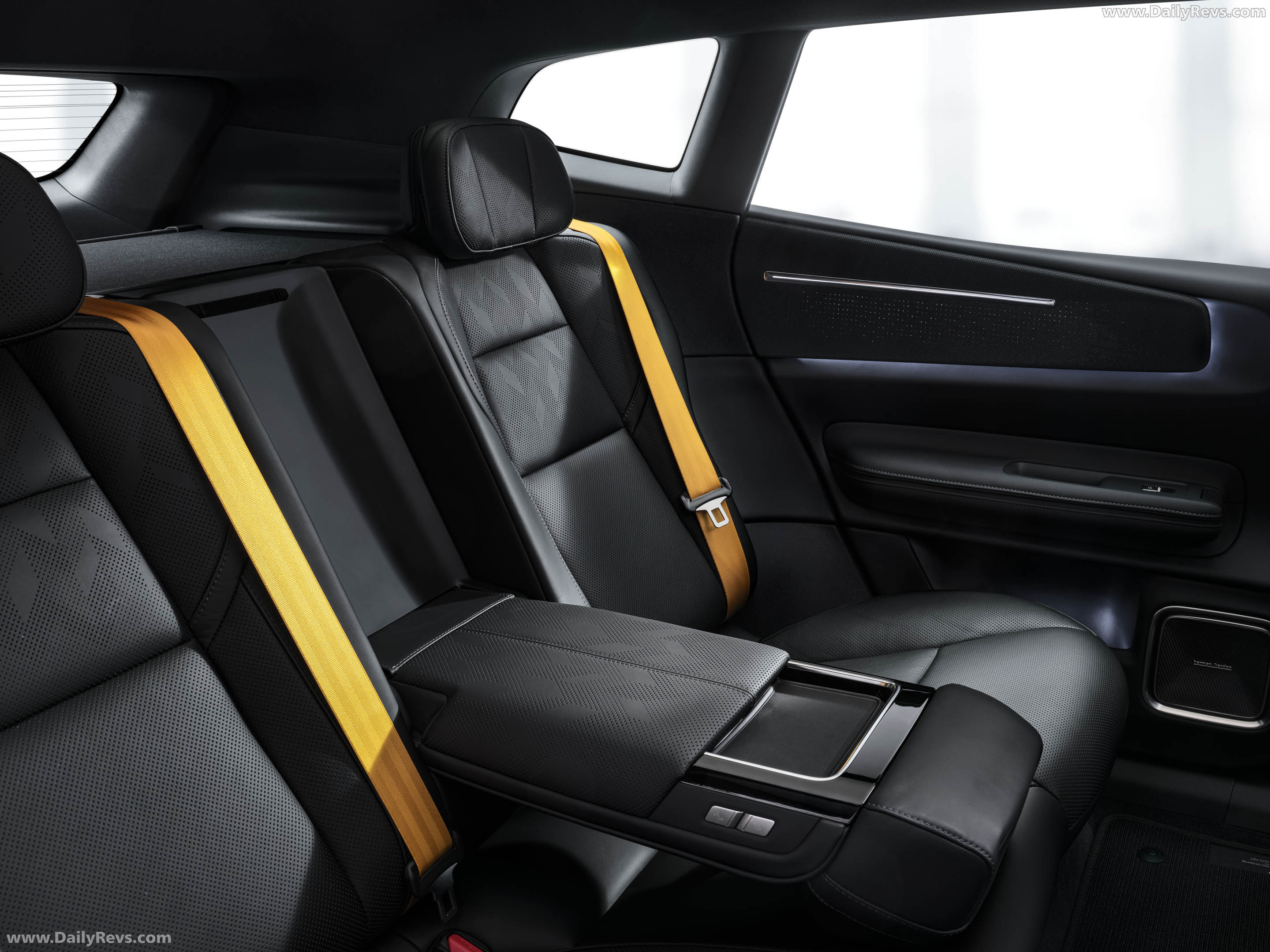 2027 Polestar 4 Interior