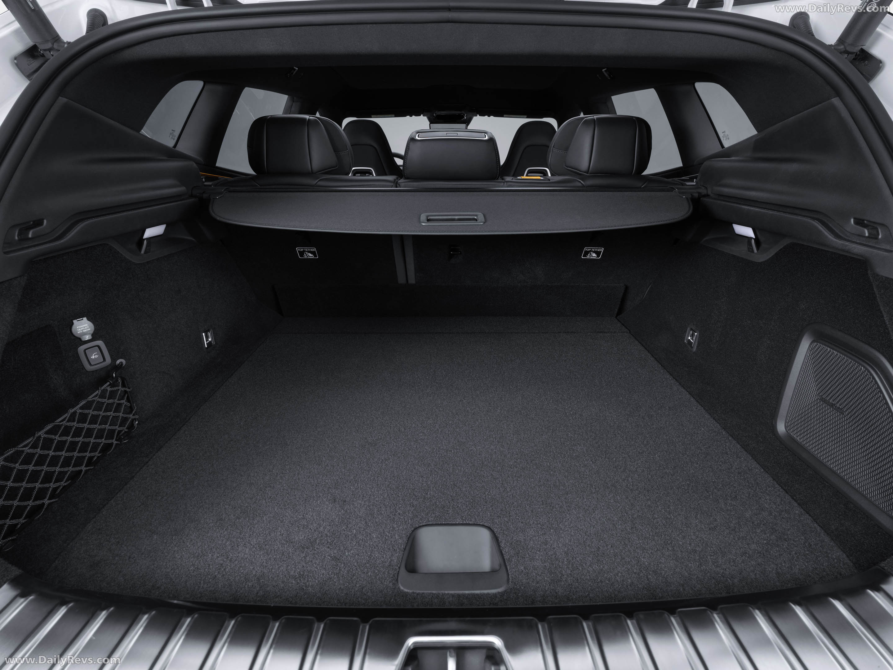 2027 Polestar 4 Interior